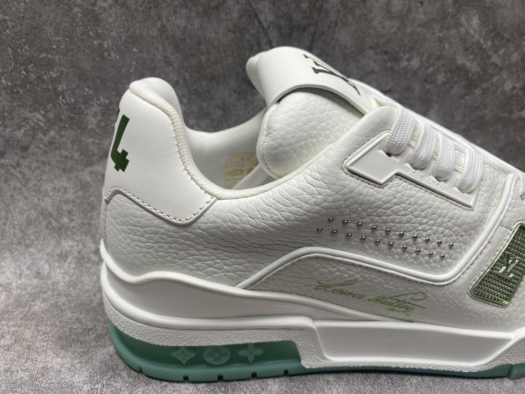 UA LV trainer Sneakers