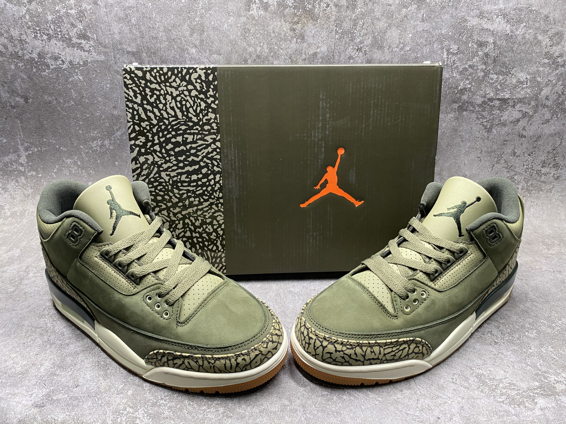 UA Jordan 3 Retro