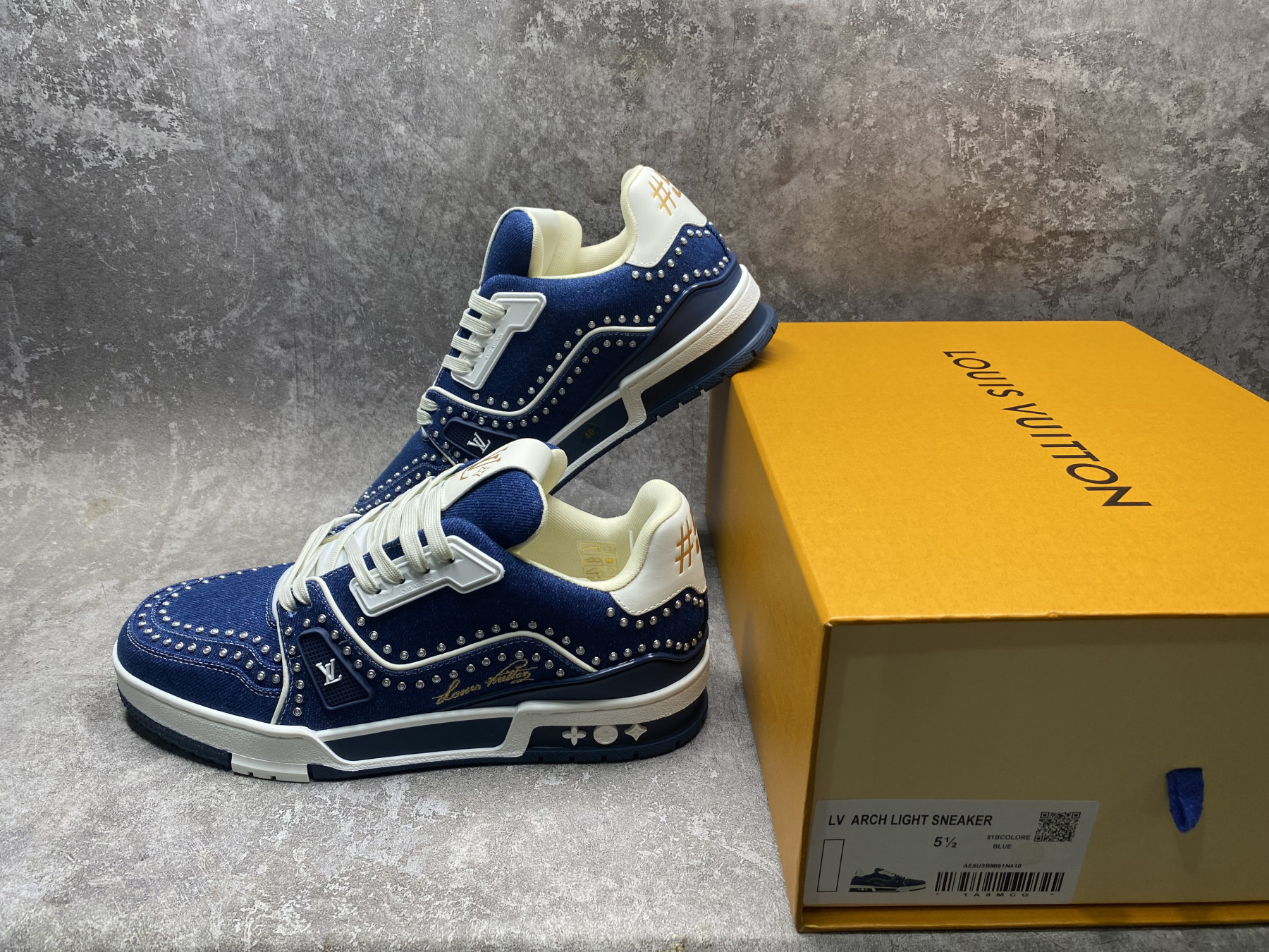 UA LV trainer Sneakers