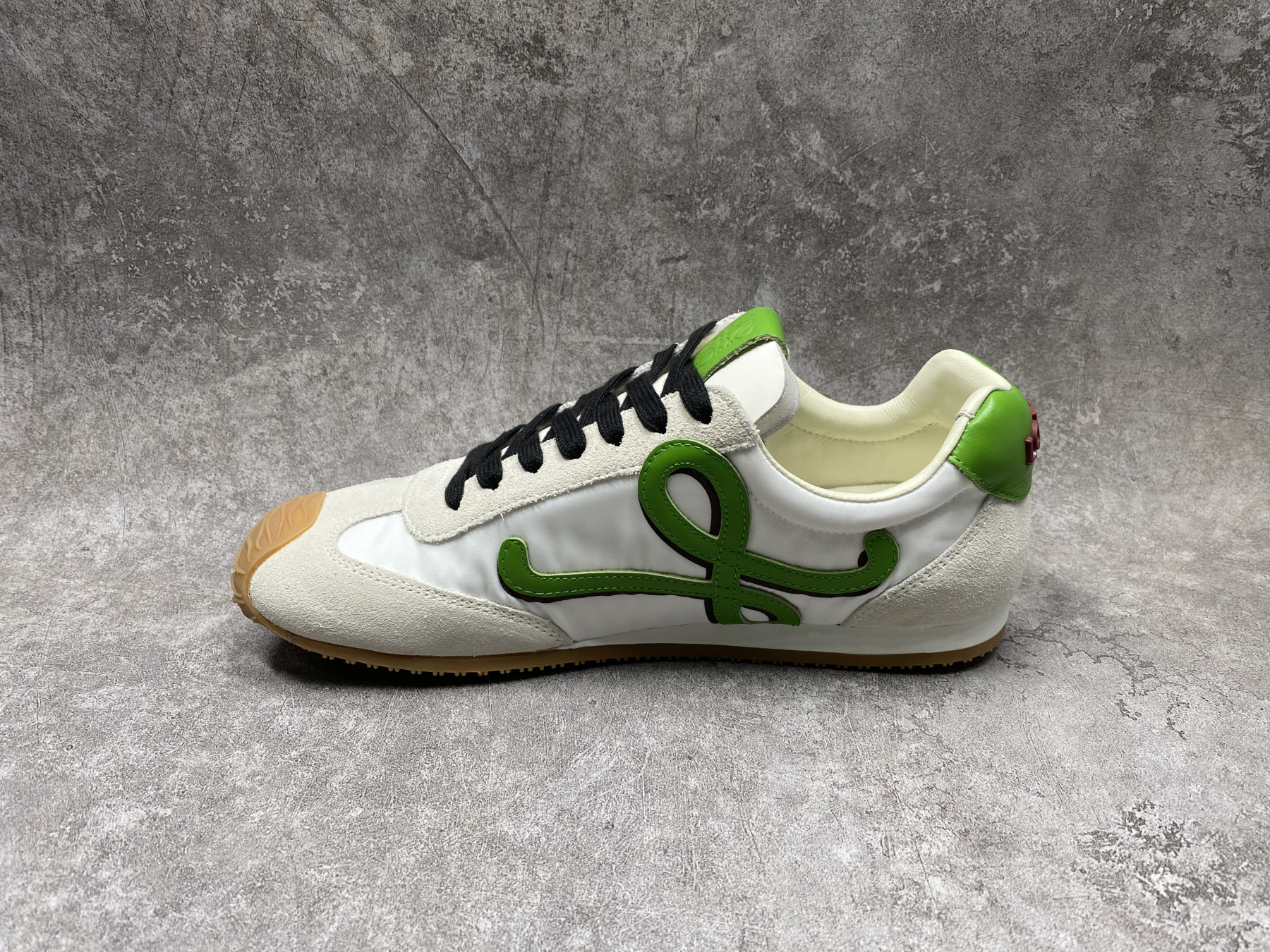 UA L0ew* Sneakers