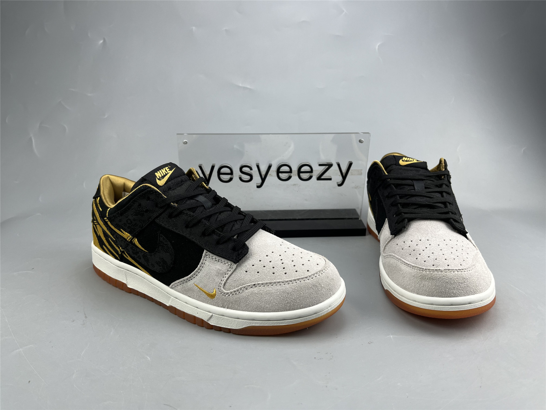 UA NIKE DUNK LOW GS 