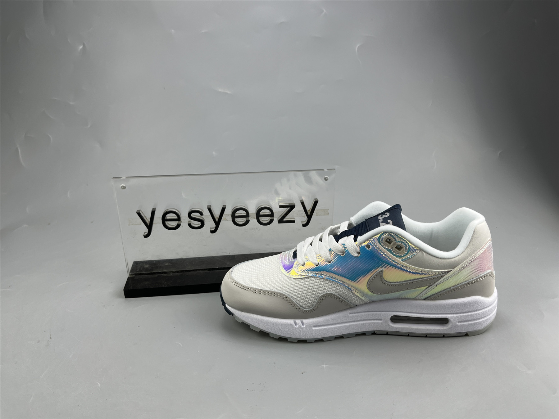 UA NIKE AIR MAX 1 AMD