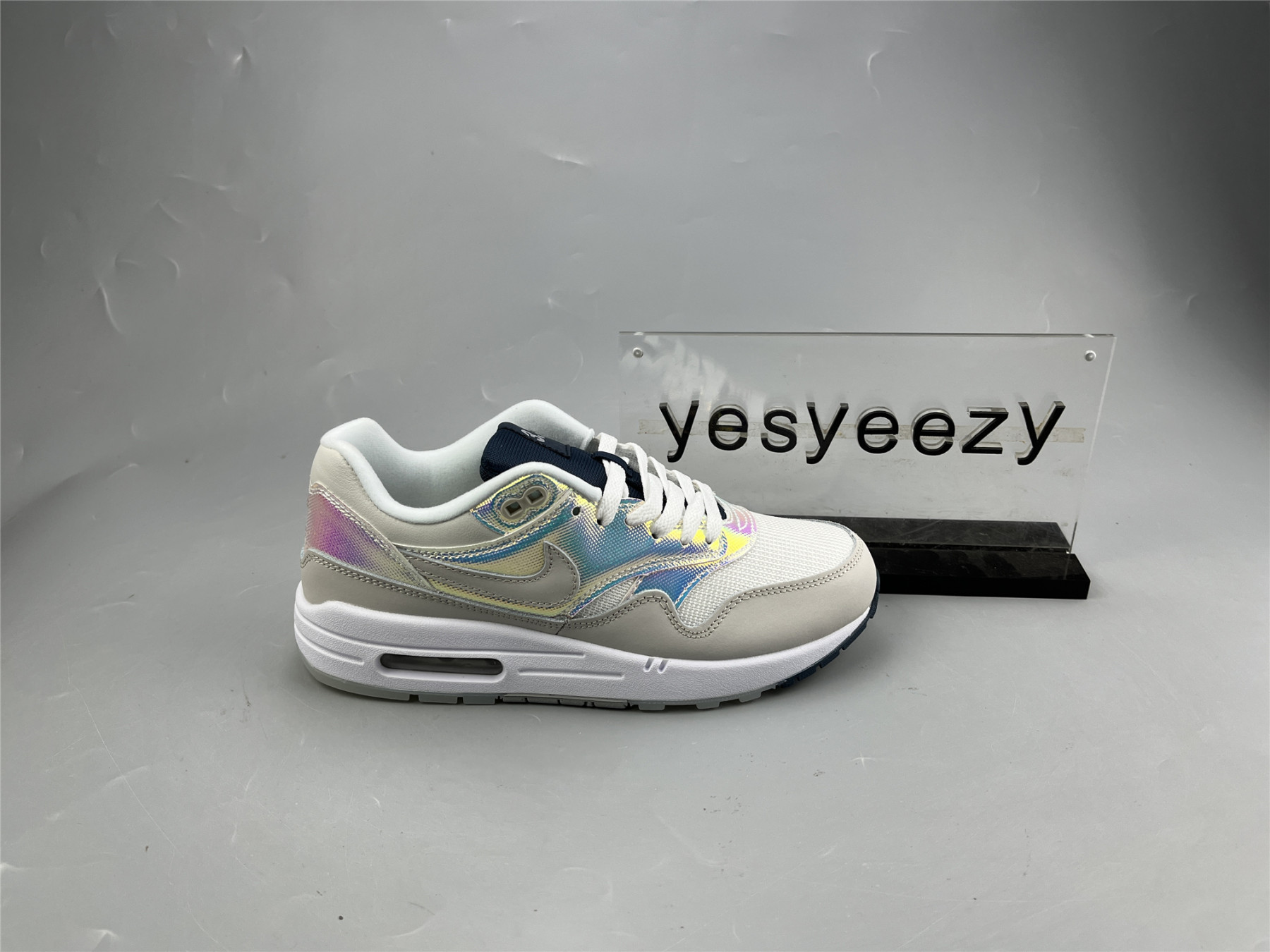 UA NIKE AIR MAX 1 AMD