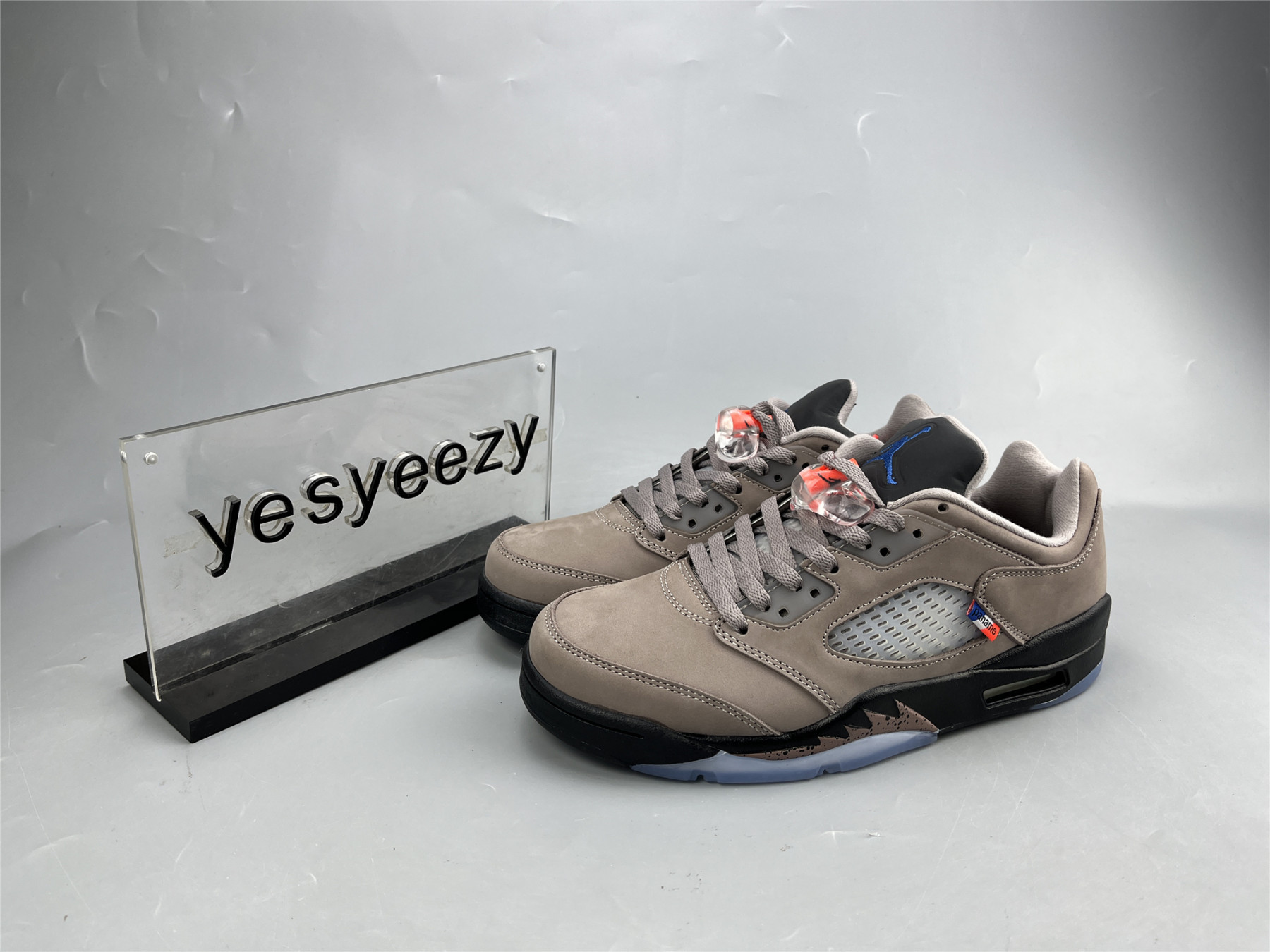 UA PARIS SAINT-GERMAIN X AIR JORDAN 5 RETRO LOW 