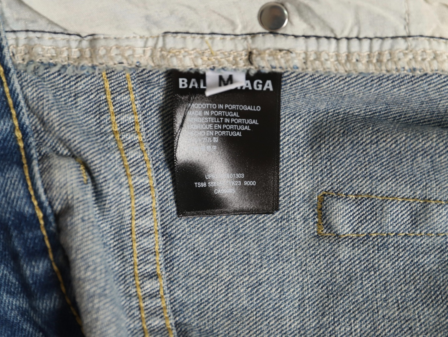 Ba1en*iaga Jeans