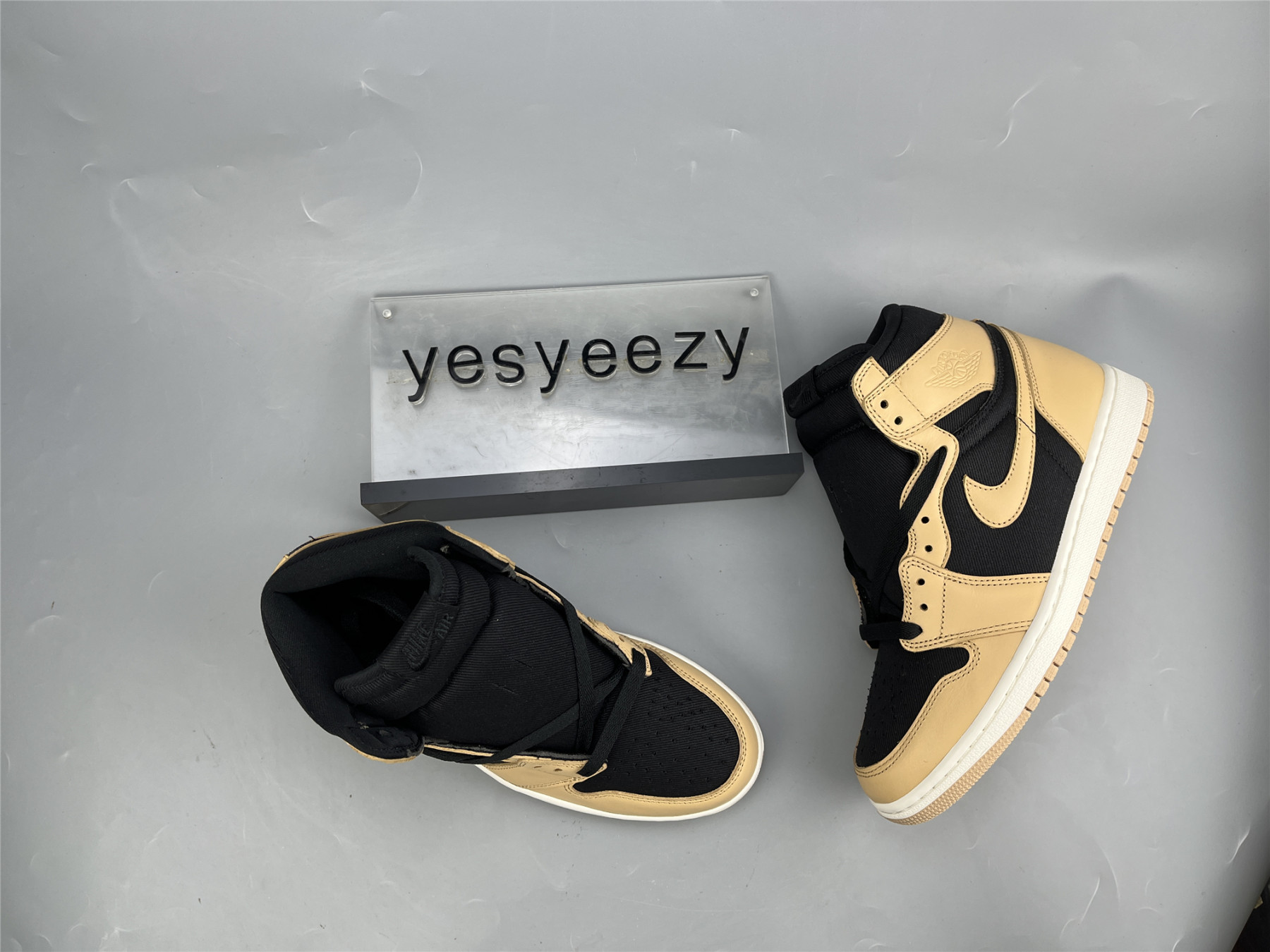 UA AIR JORDAN 1 RETRO HIGH OG 
