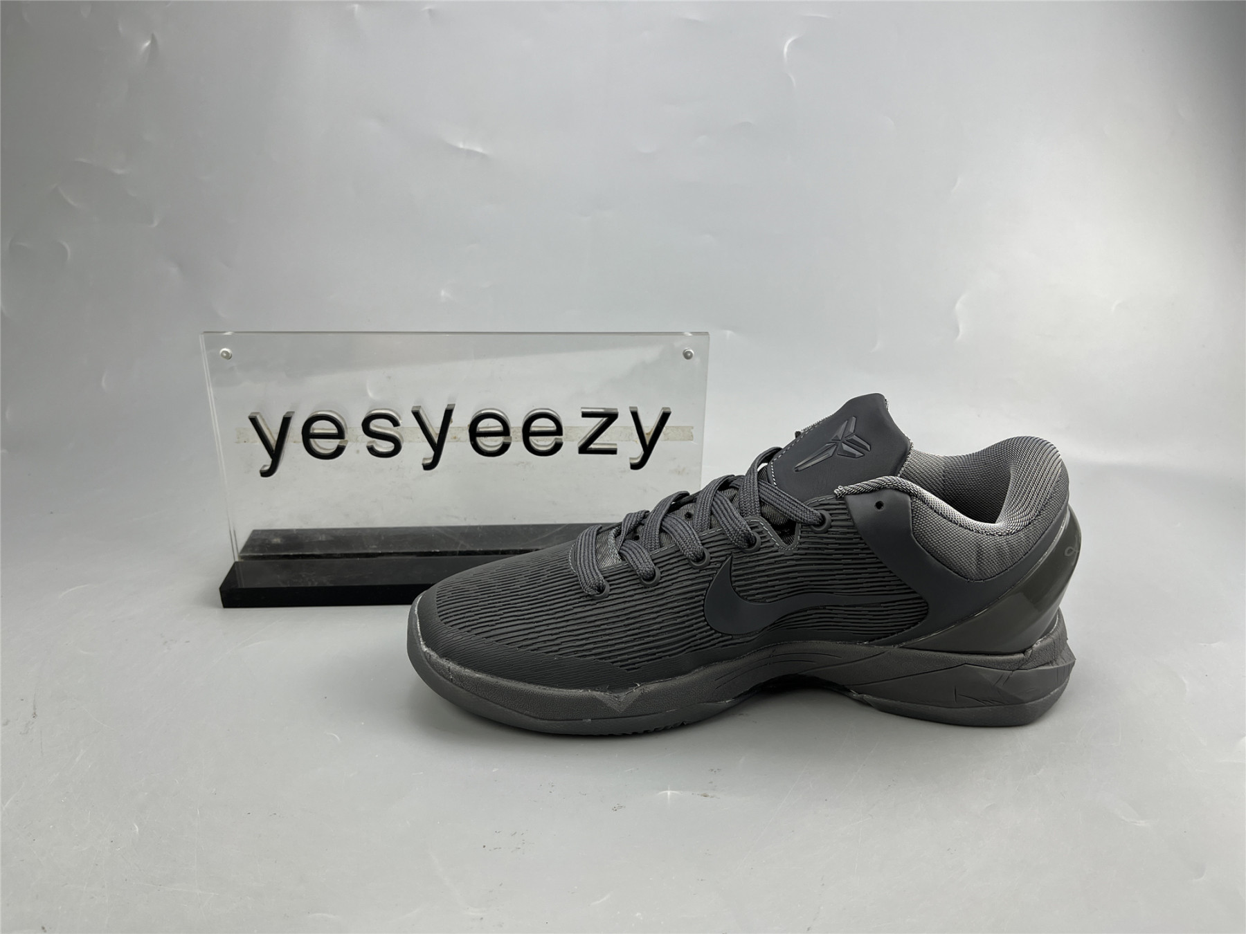 UA NIKE KOBE 7 
