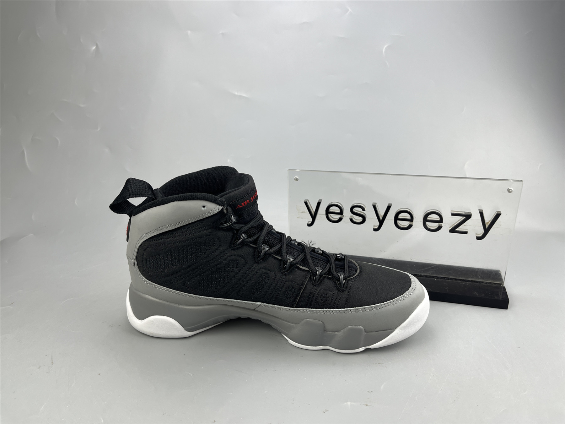 UA AIR JORDAN 9 RETRO 