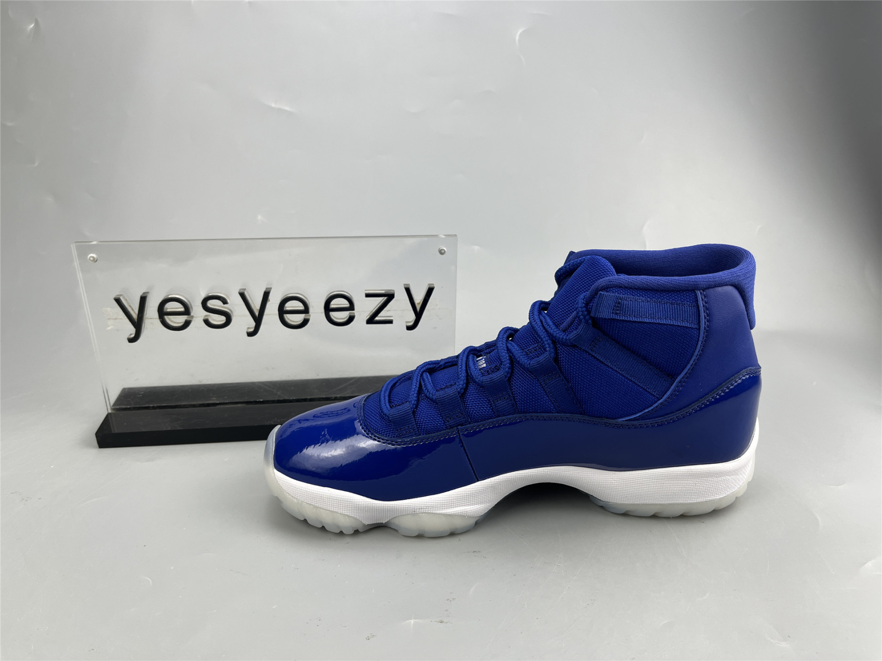 UA AIR JORDAN 11 RETRO LEGEND BLUE