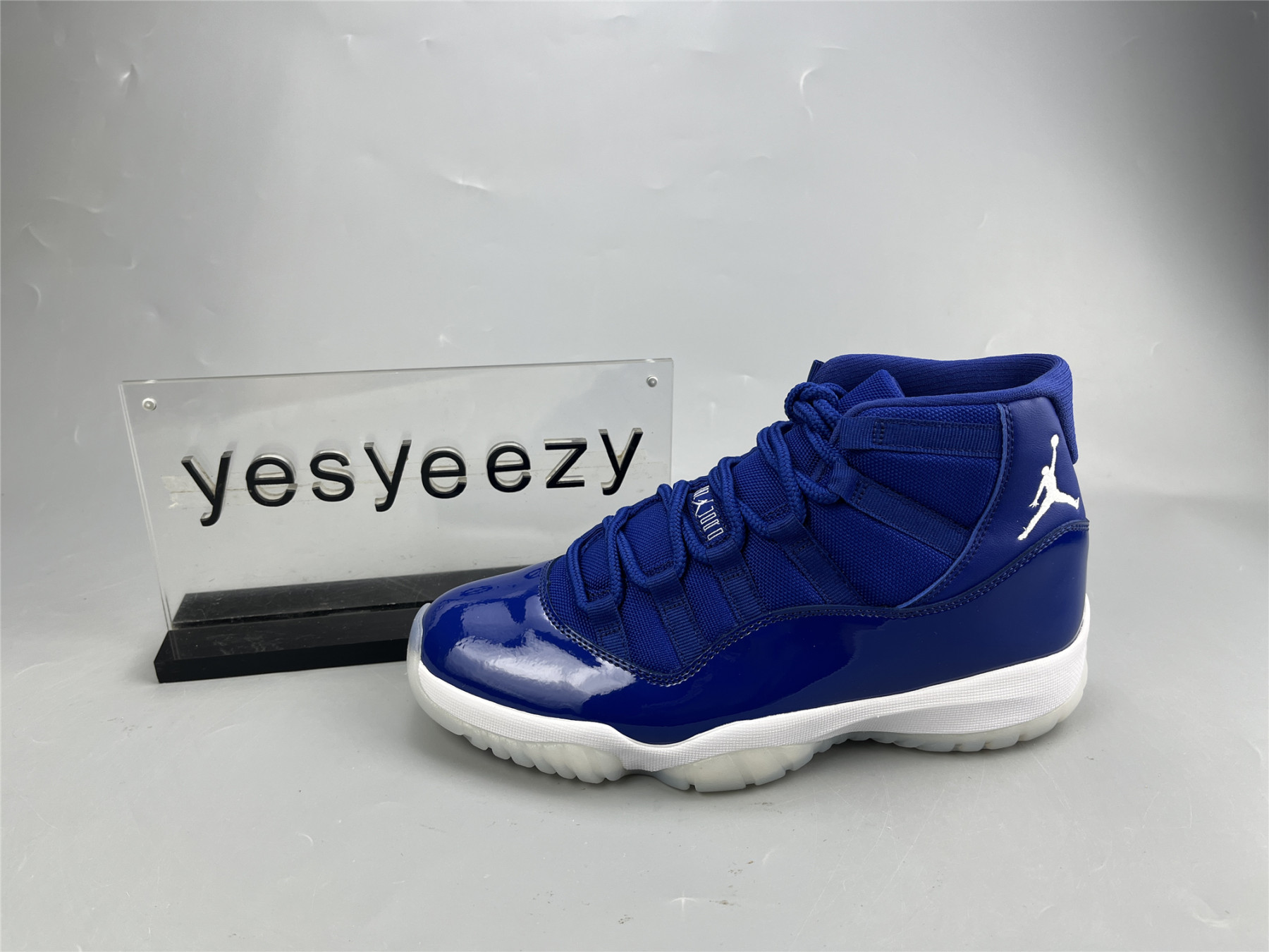 UA AIR JORDAN 11 RETRO LEGEND BLUE