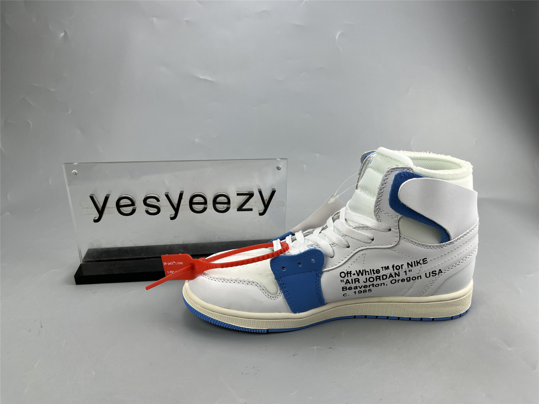 UA AIR JORDAN 1 OFF WHITE NRG