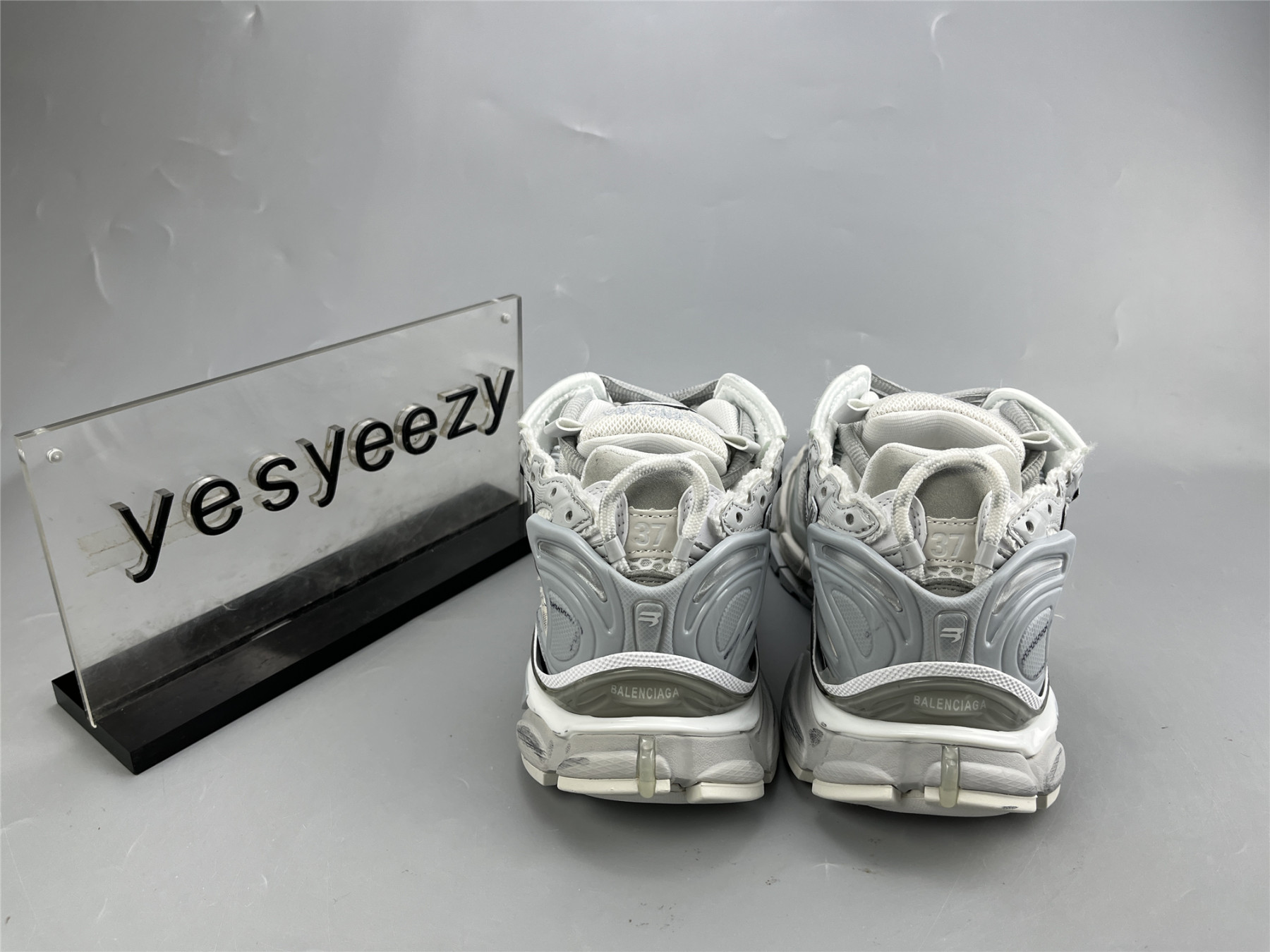 UA RUNNER GREY SILVER METALLIC