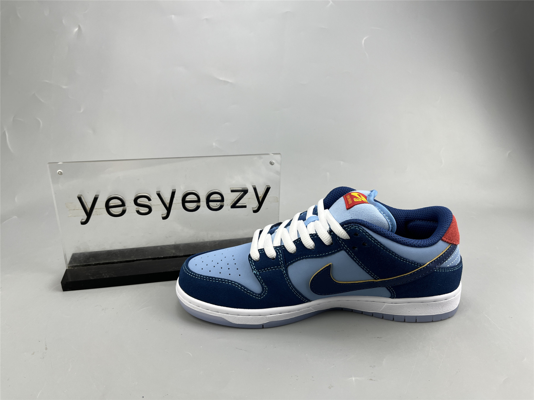 UA WHY SO SAD? X DUNK LOW SB 