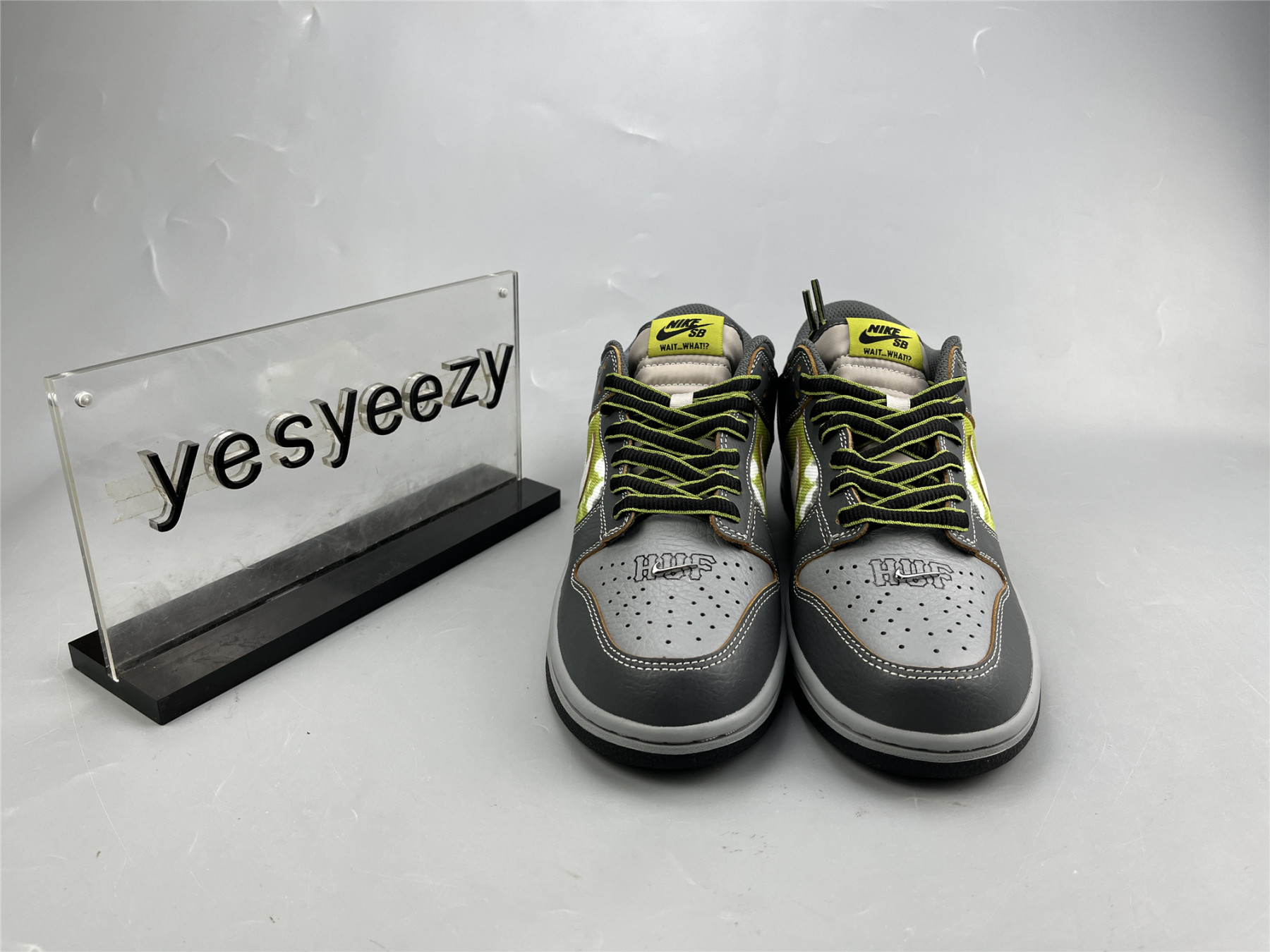 UA HUF X NIKE SB DUNK LOW "SAN FRANCISCO"