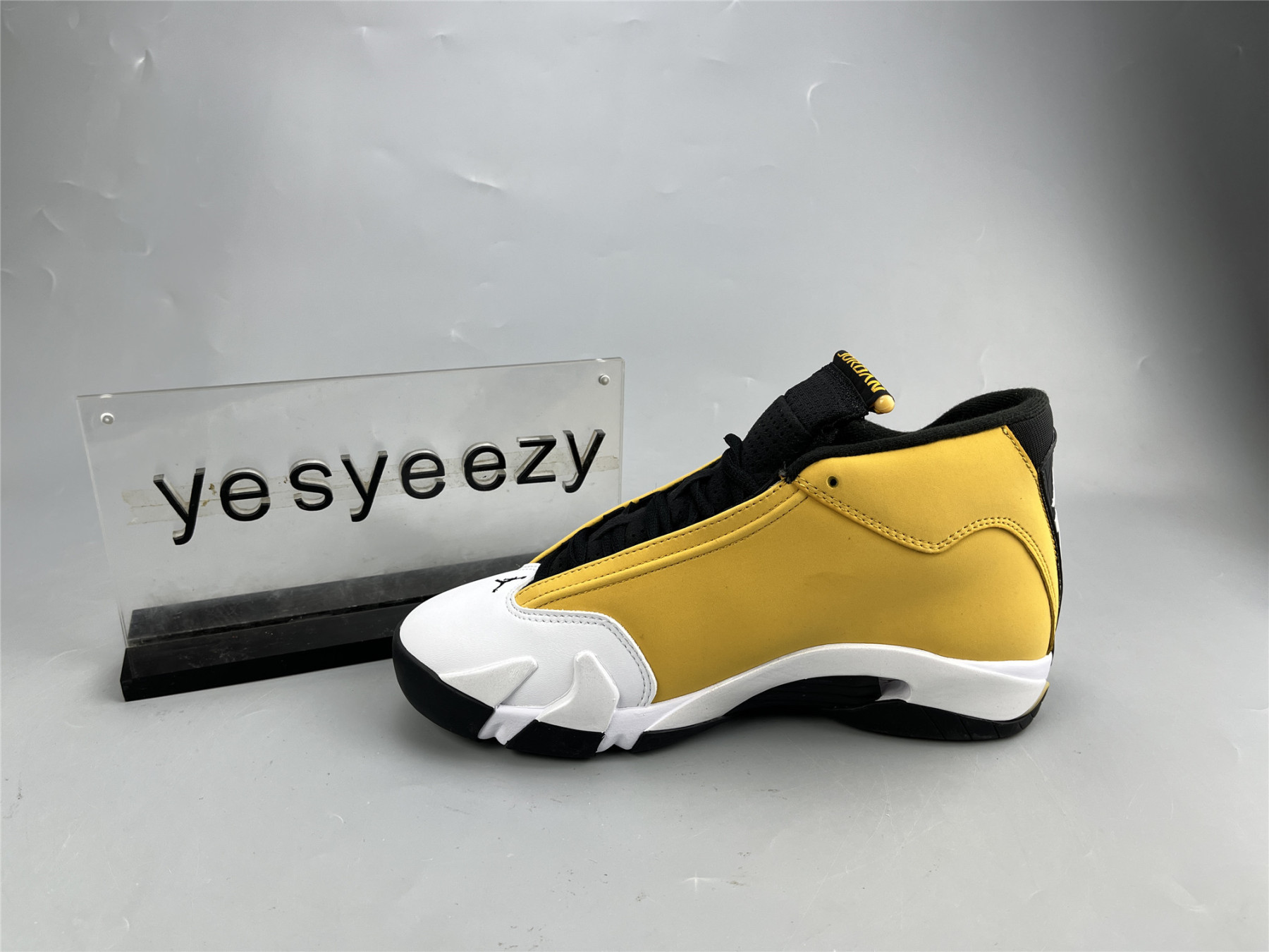 UA AIR JORDAN 14 RETRO 
