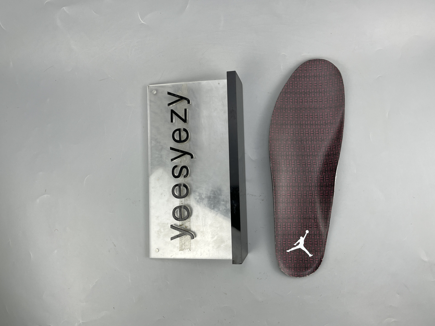 UA A MA MANIÃ‰RE X WMNS AIR JORDAN 12 RETRO 