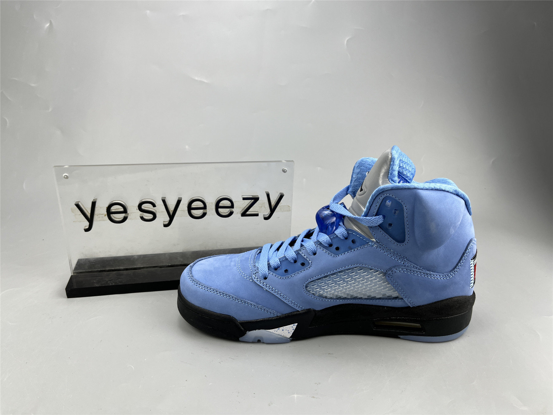 UA AIR JORDAN 5 RETRO "UNC"