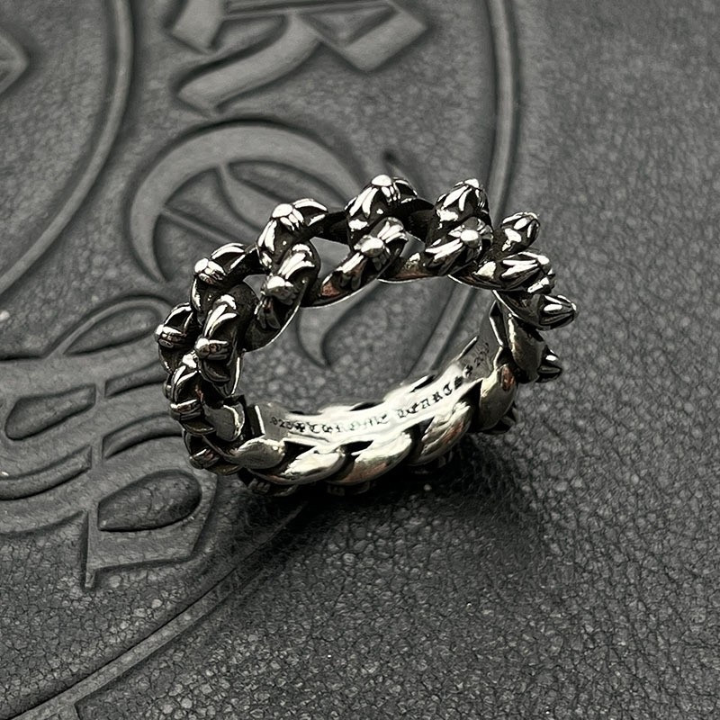 Ch*0me He**ts Twisted Chain Ring