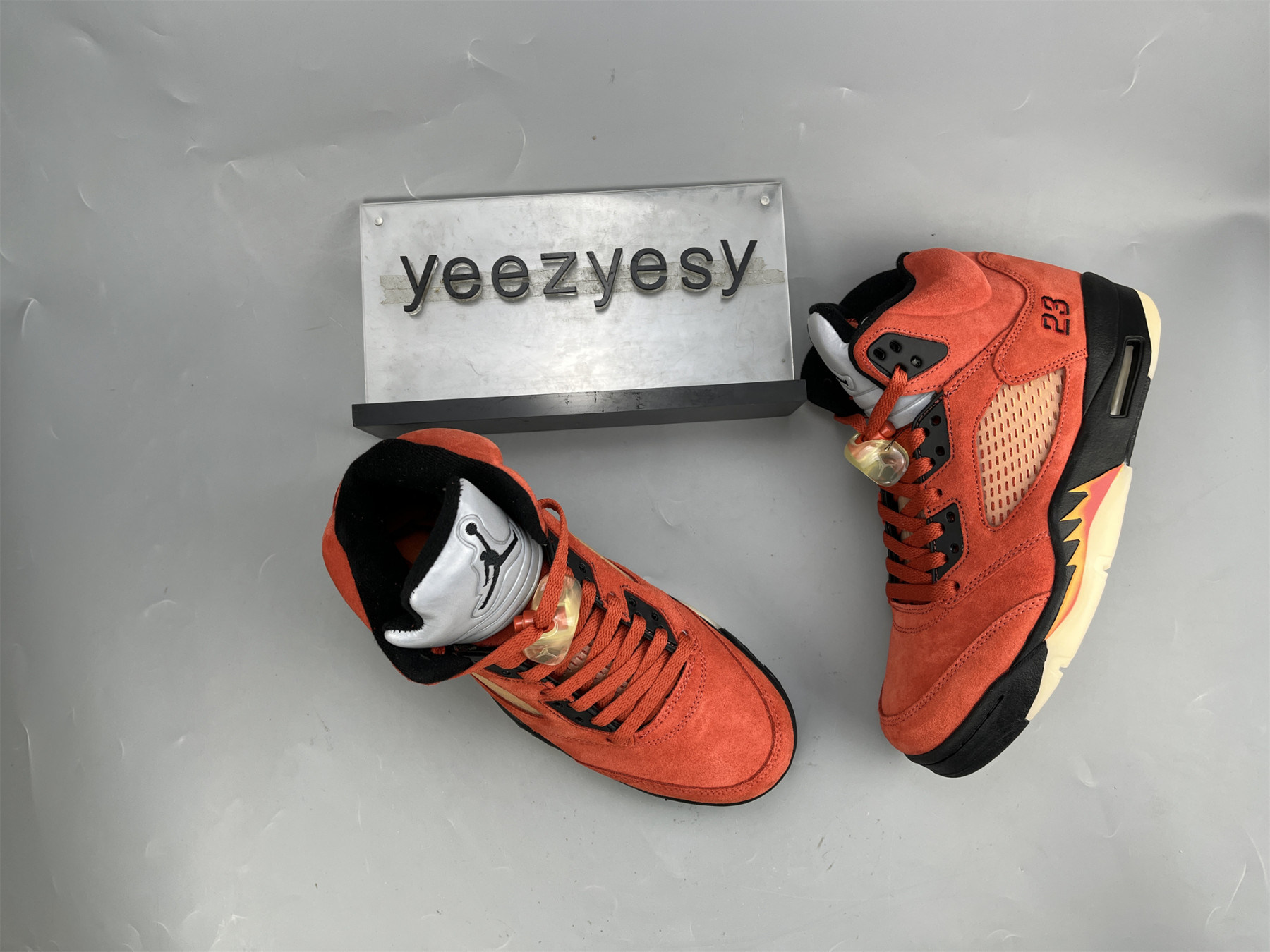 UA WMNS AIR JORDAN 5 RETRO 