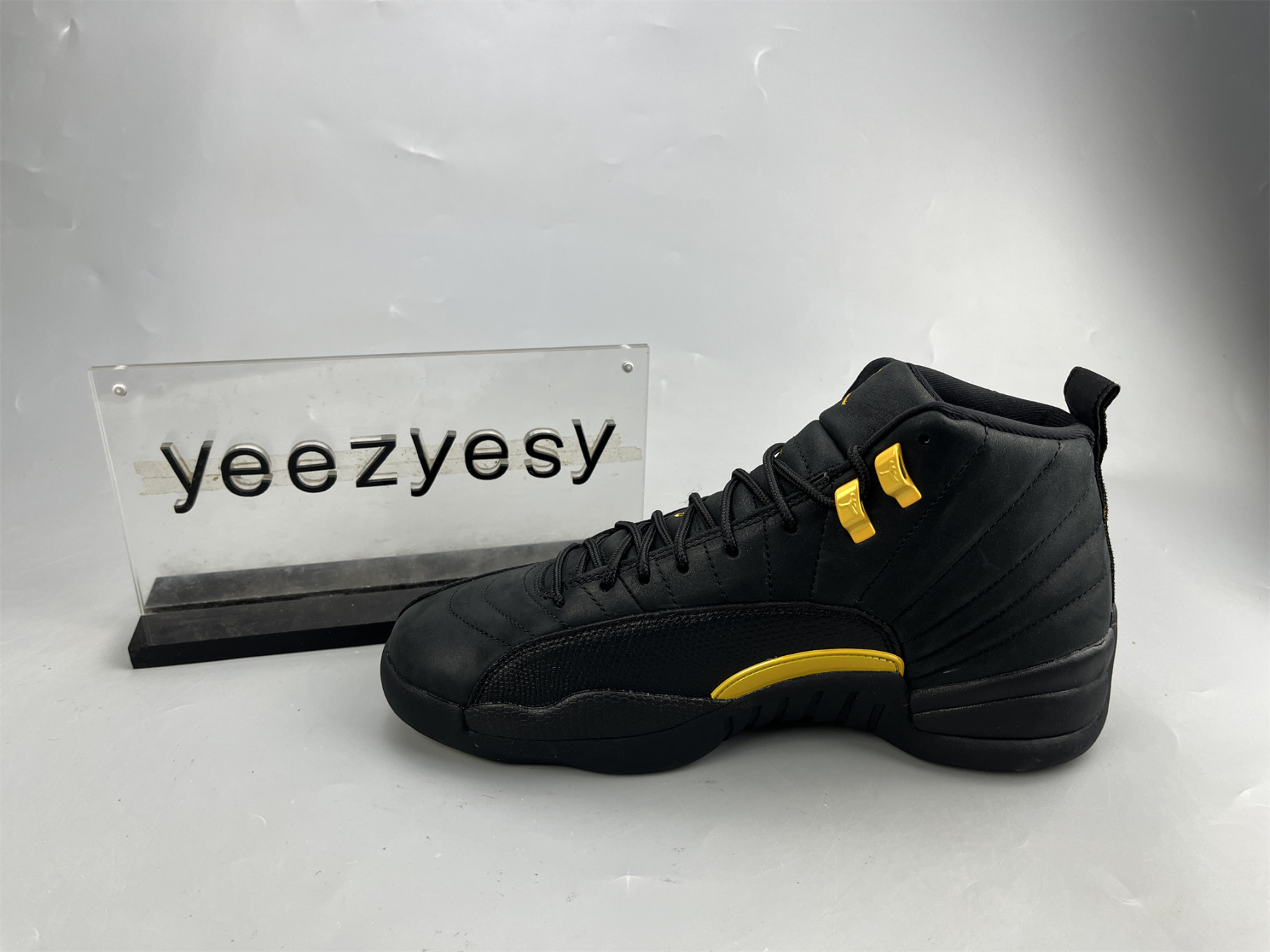 UA AIR JORDAN 12 RETRO 