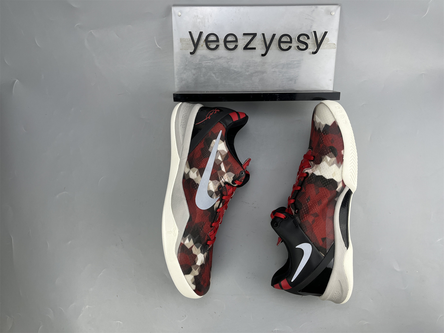 UA NIKE KOBE 8 SYSTEM 