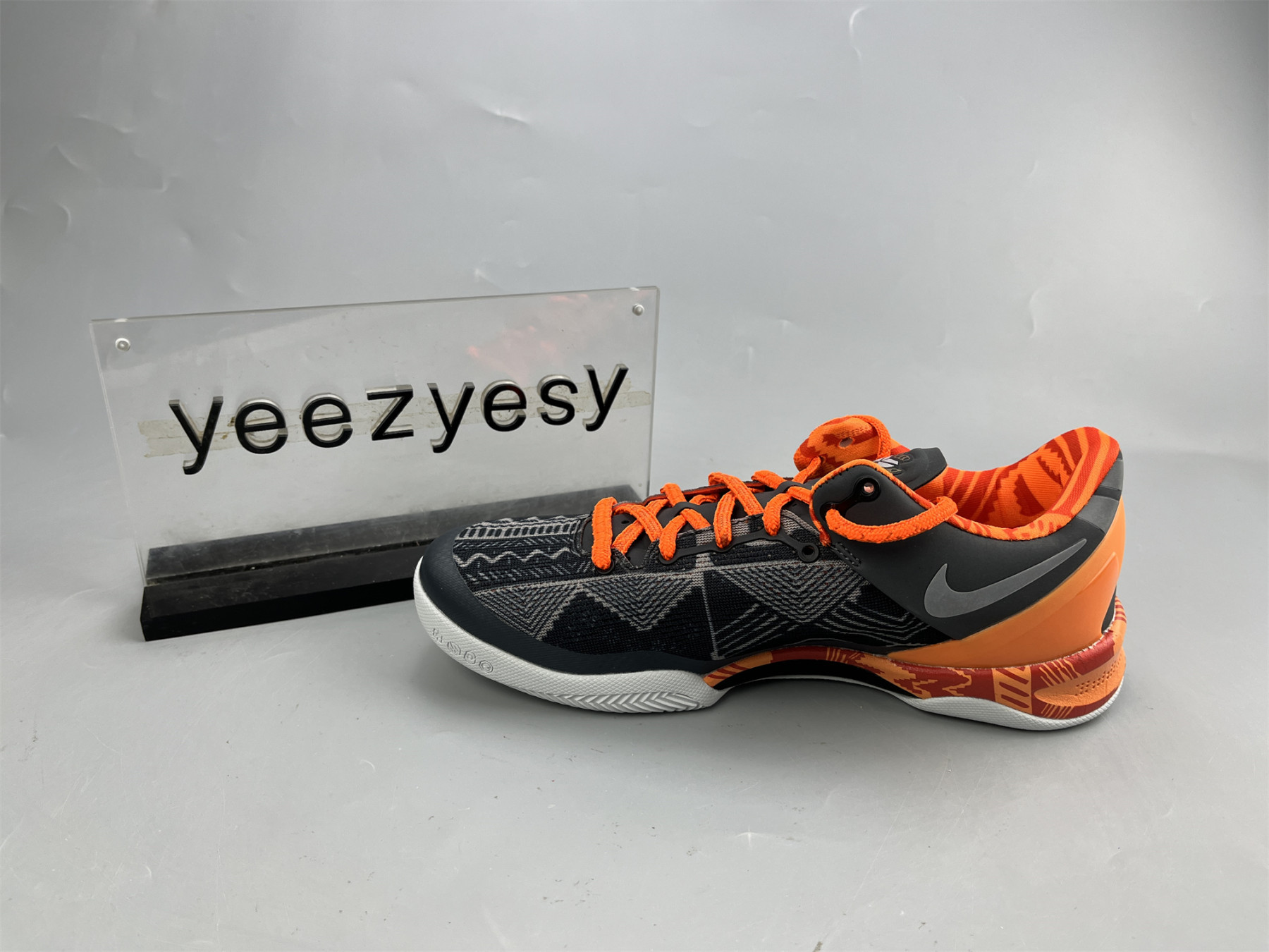 UA NIKE KOBE 8 SYSTEM 