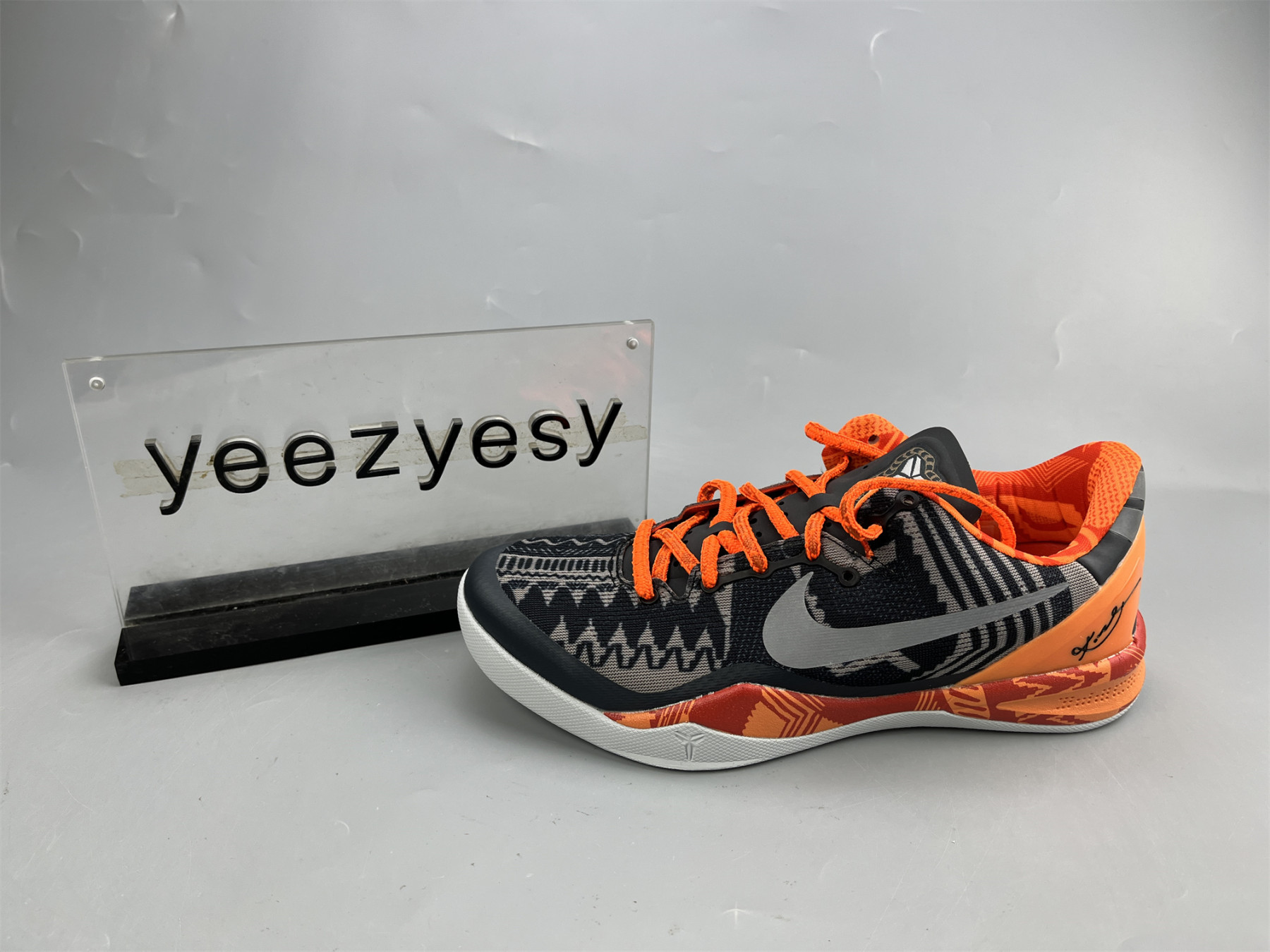 UA NIKE KOBE 8 SYSTEM 
