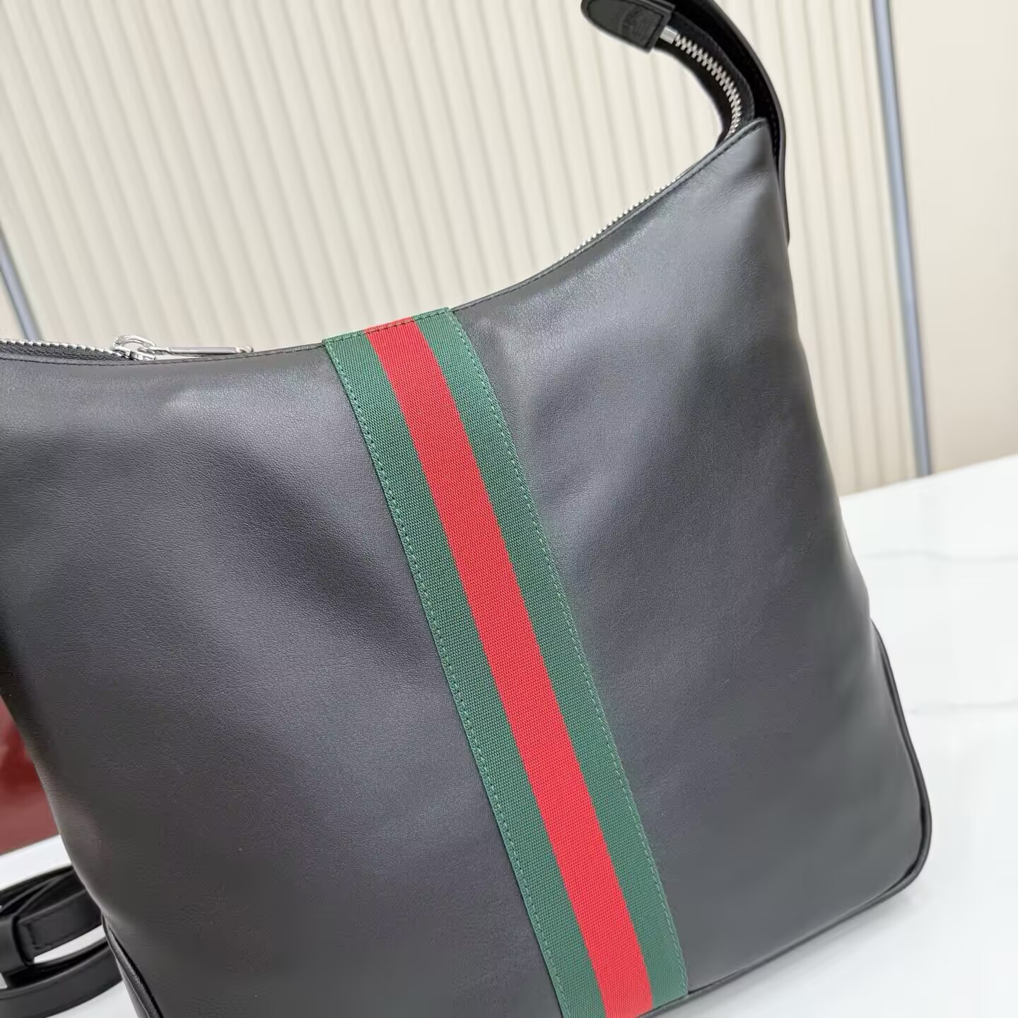 Gvc*1 Lunetta Medium Crossbody Bag 24x25.5x4cm