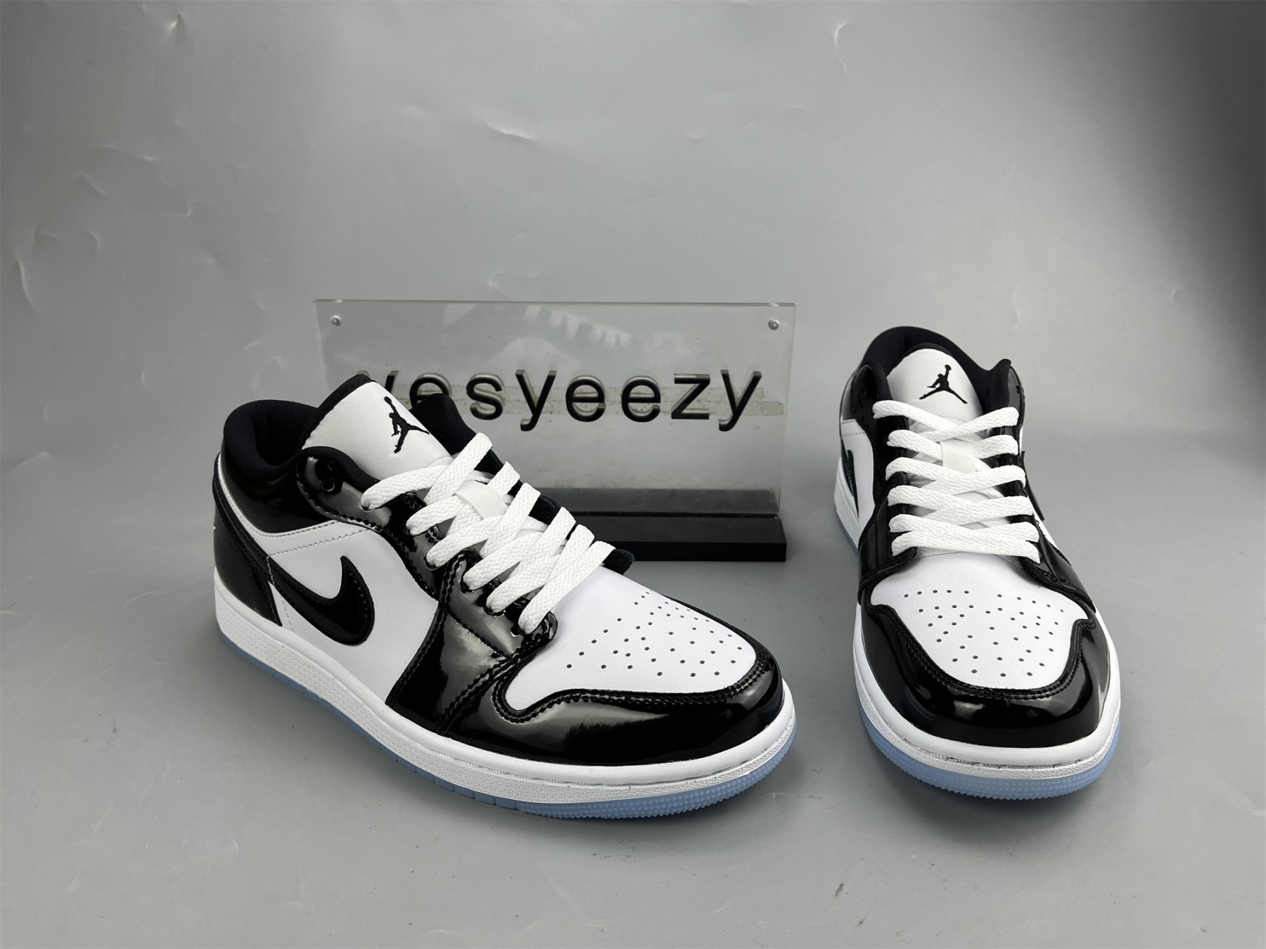 UA AIR JORDAN 1 LOW SE 