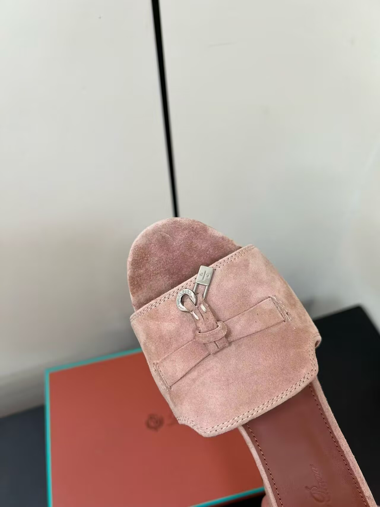 UA L0r0 P1ana Summer Charms Sandal