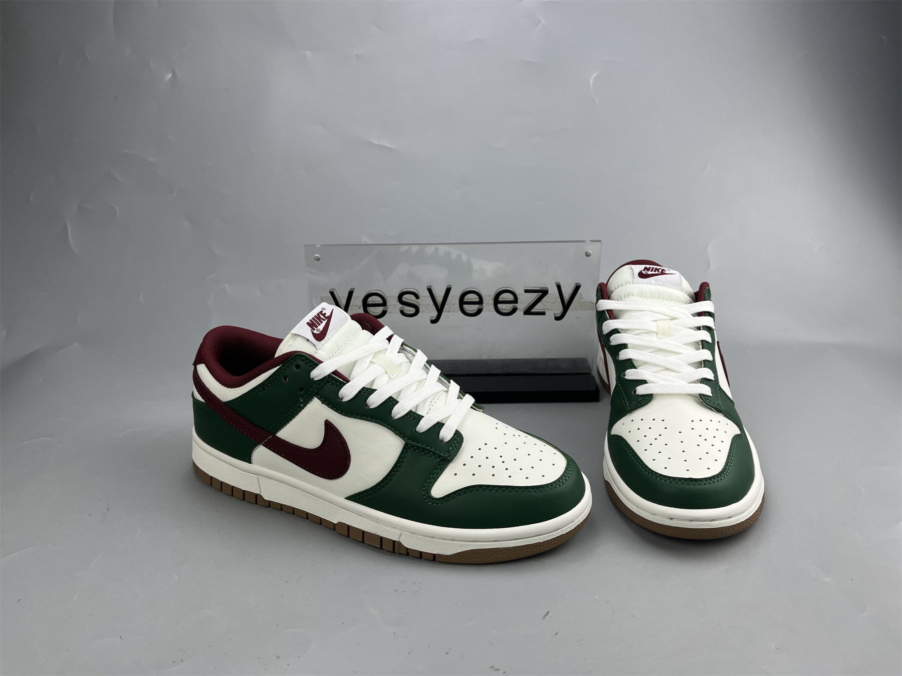 UA NIKE DUNK LOW 