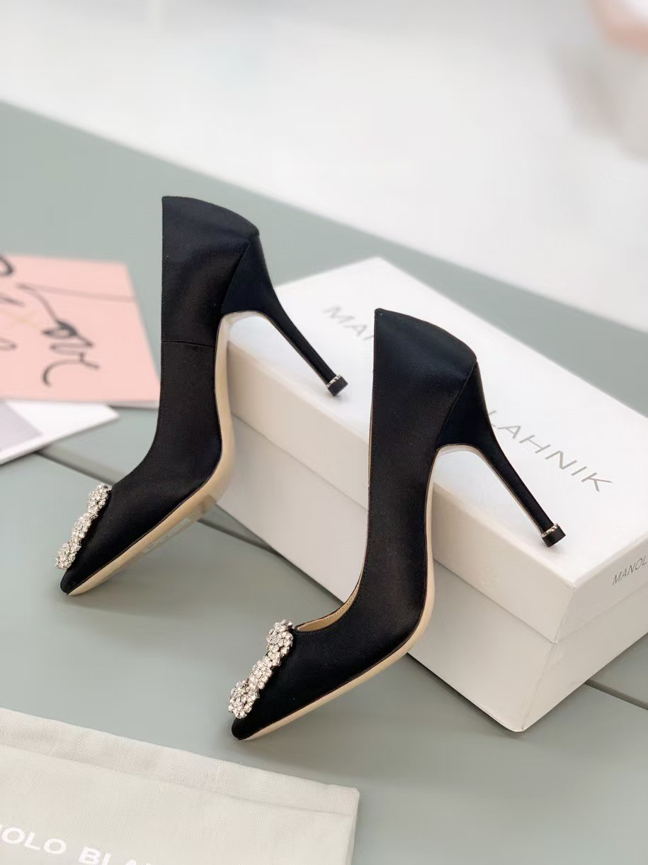 UA Man010 B1ahn*k HANGISI Black Satin Jewel Buckle Pumps