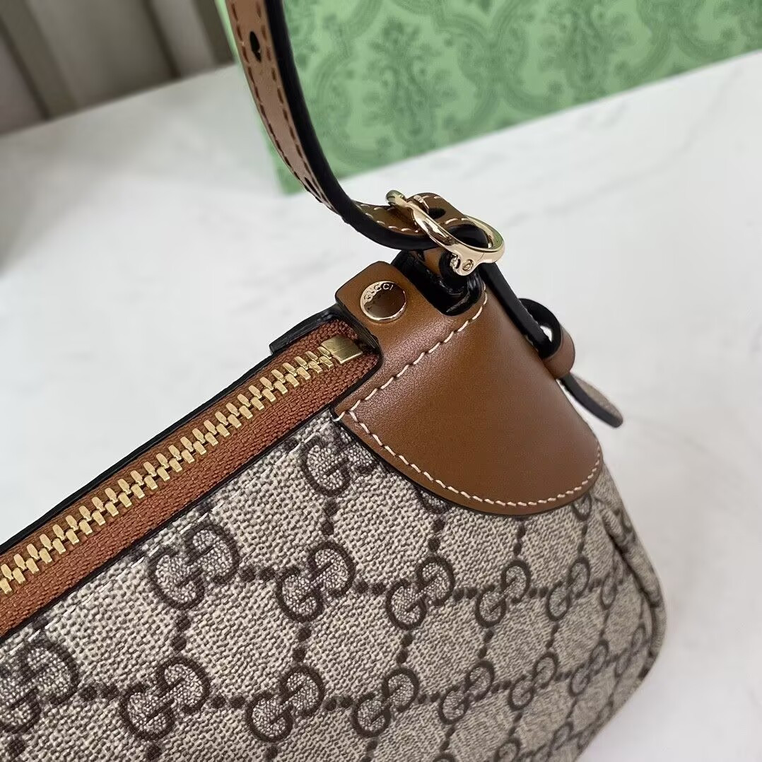 Gvc*1 GG Emblem Shoulder Bag 24.5x16x16cm