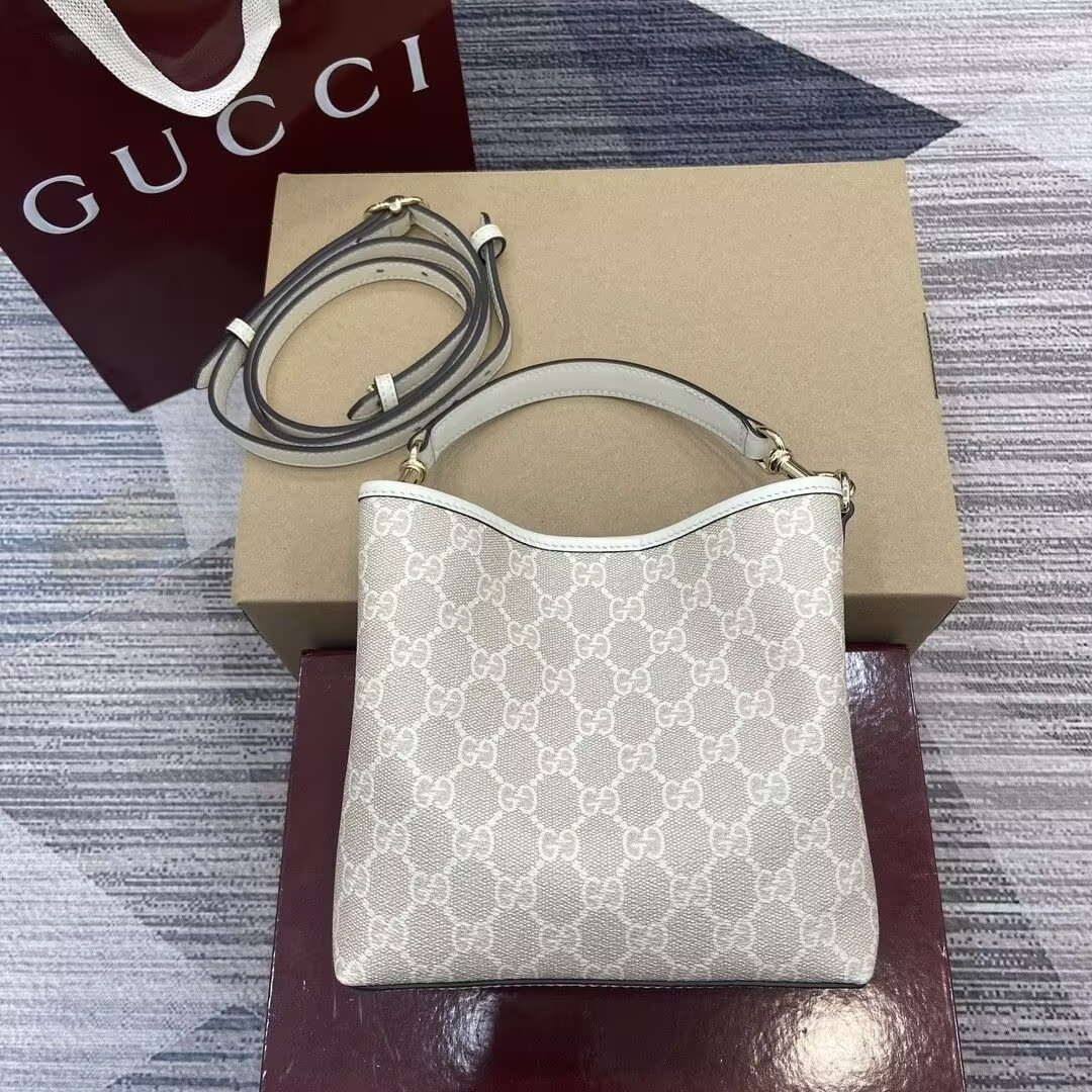 Gvc*1 Mini Emblem 19x18x11cm