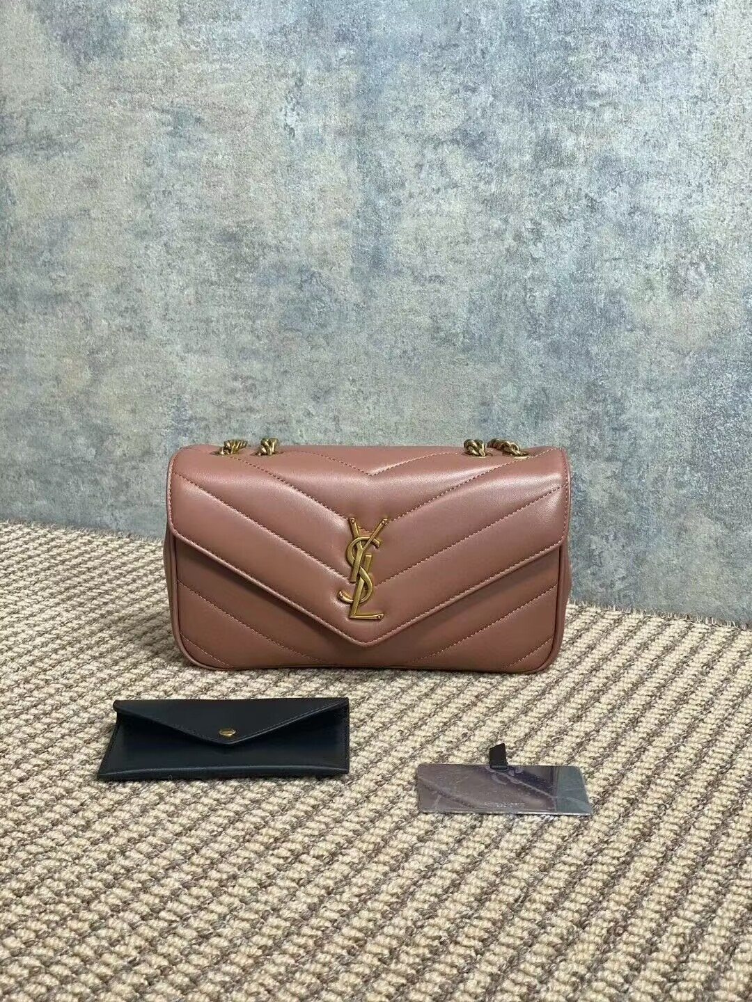 Y51 LOULOU Small IN MATELASSÉ LAMBSKIN 24x14x6cm