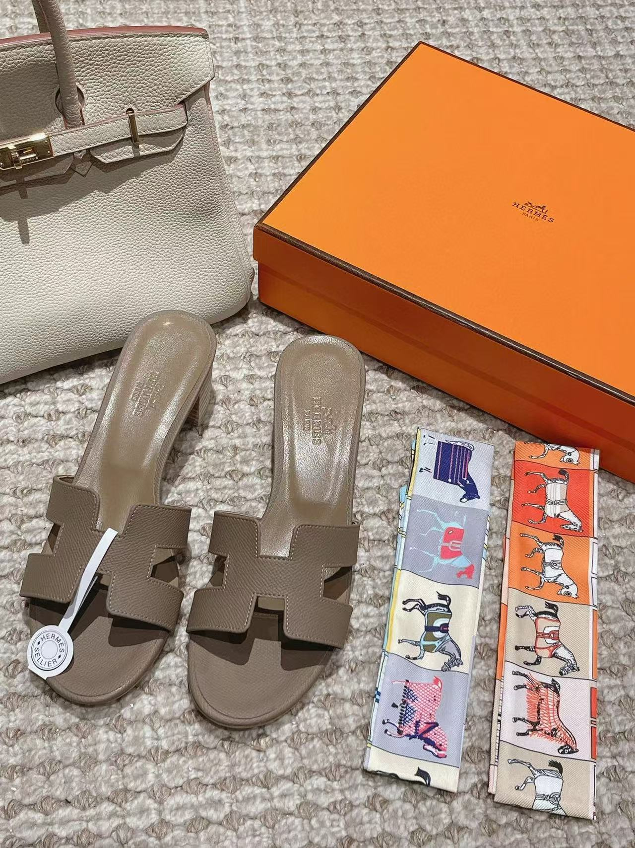 UA H**me5 Oasis sandal