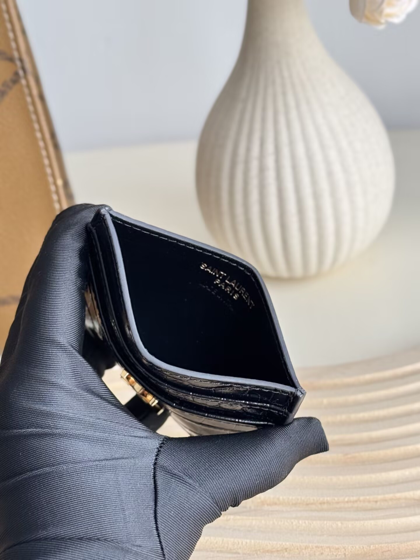 Y51 Card holder 10x7.5x0.5cm