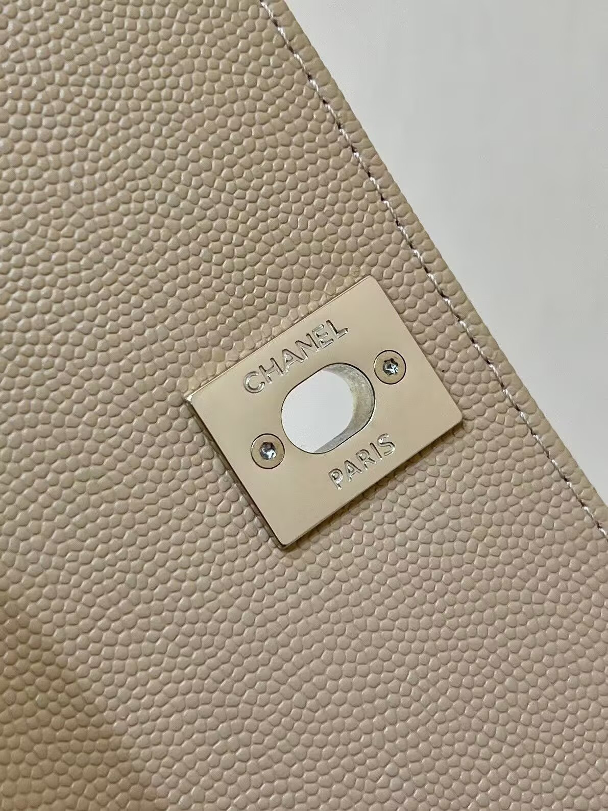 Ch**el coco handle nano 11.5x14.5x5.5cm