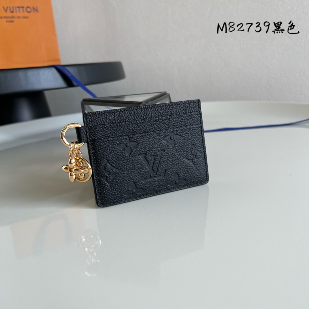 LV Charms Card Holder M82739 10x7x0.3cm