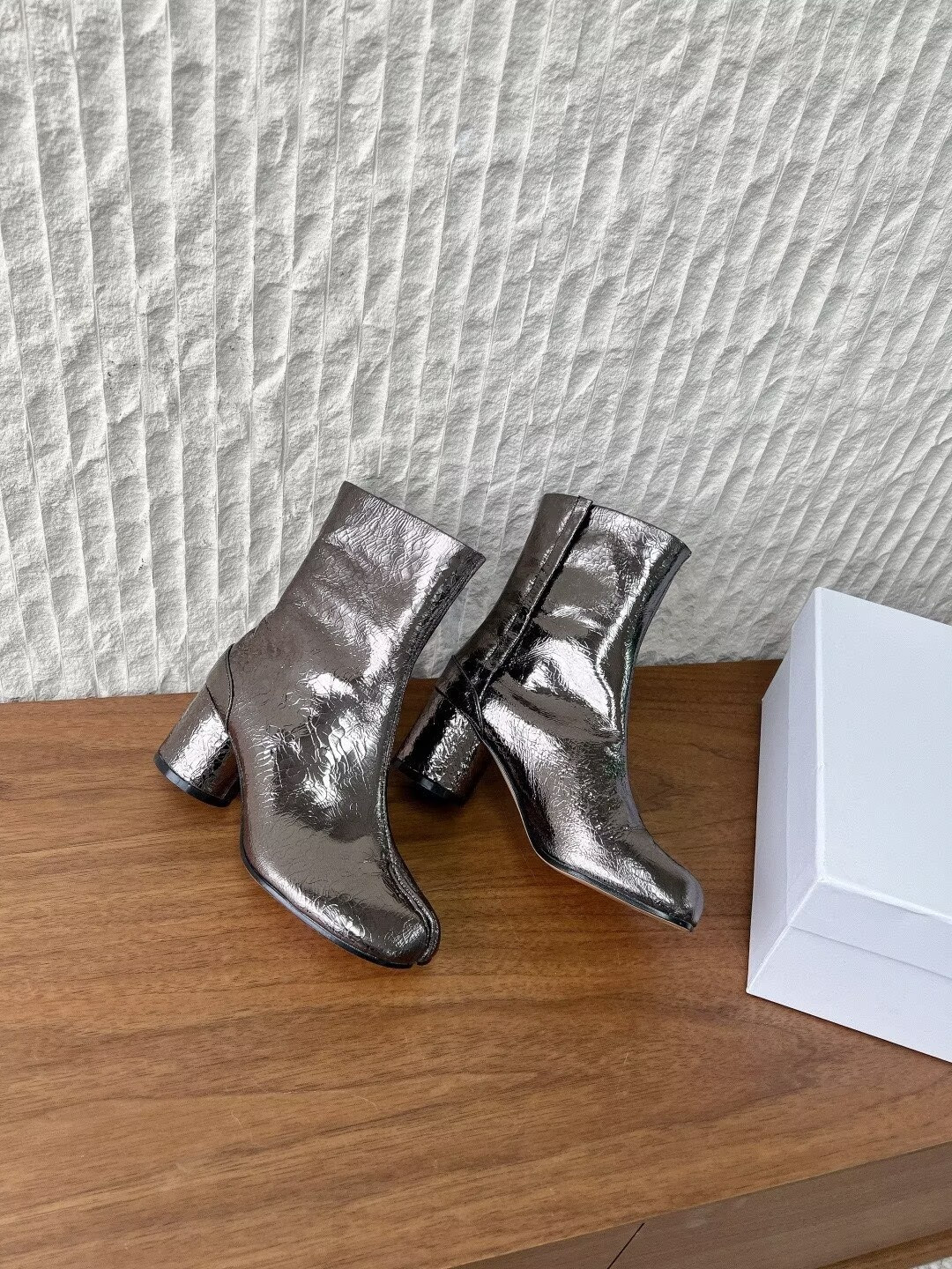 UA Ma1s0n Marg*e1a Tabi Mirror Boots