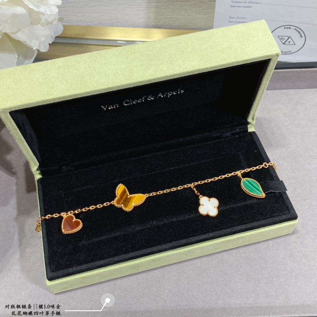 V*n Cl**f & Arpels Flowers lucky Bracelet
