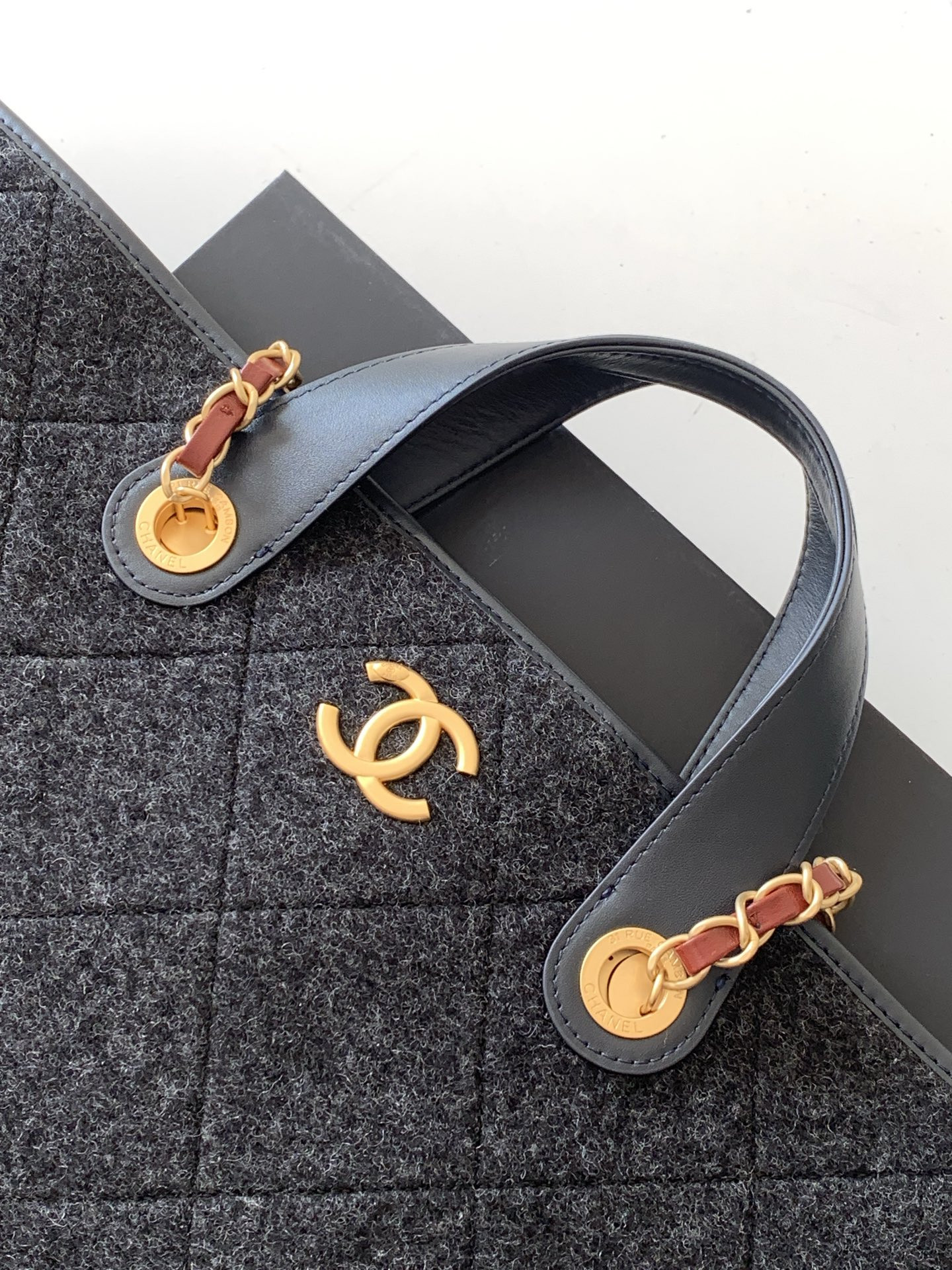 Ch**el Maxi Shopping Bag 32x60x17cm