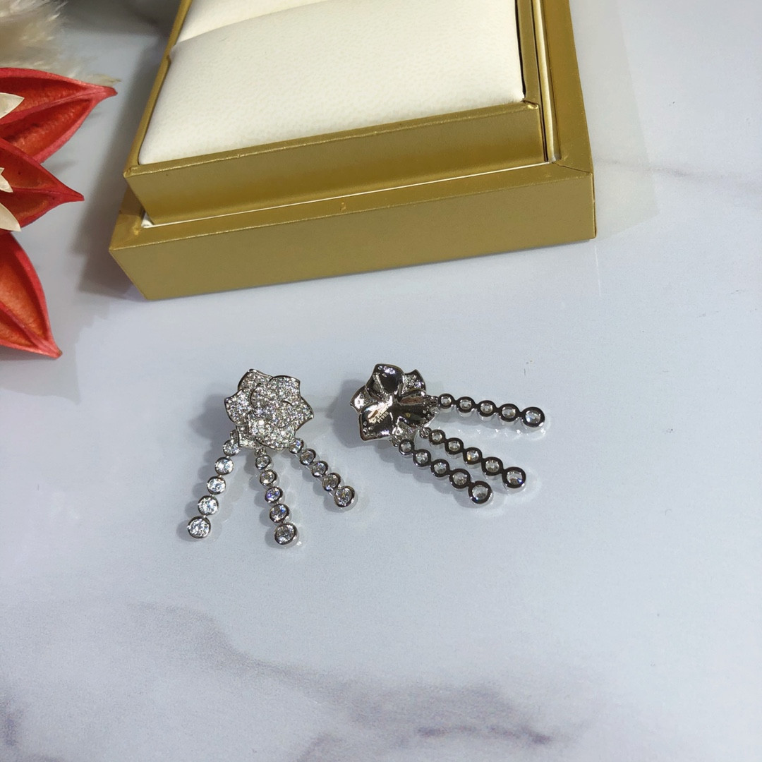 Piaget tassel rose Earrings