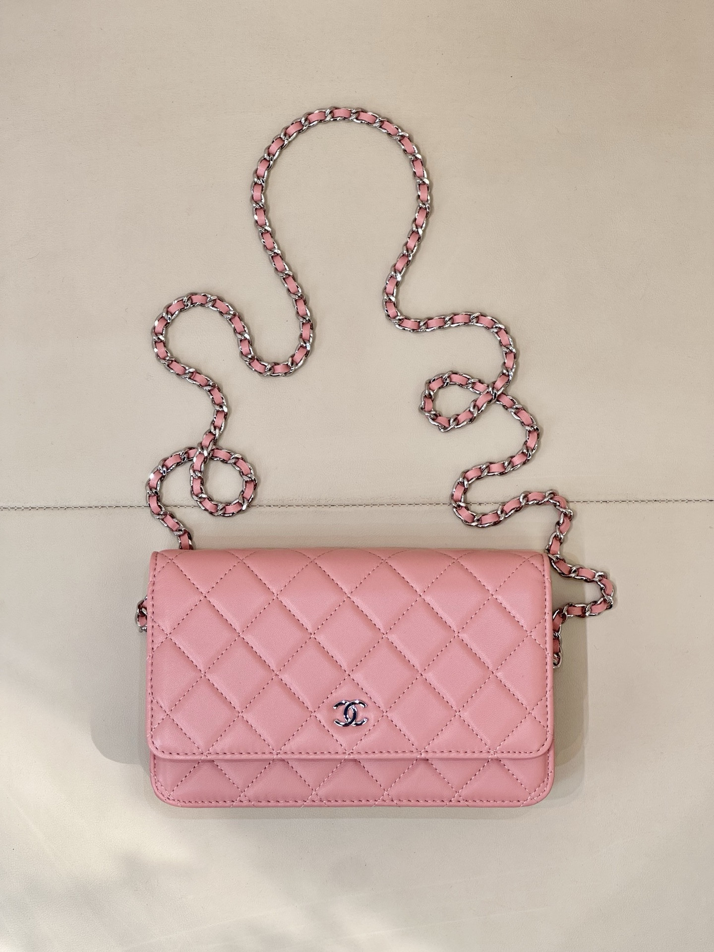 Ch**el WOC CLASSIC WALLET ON CHAIN 13x19cm