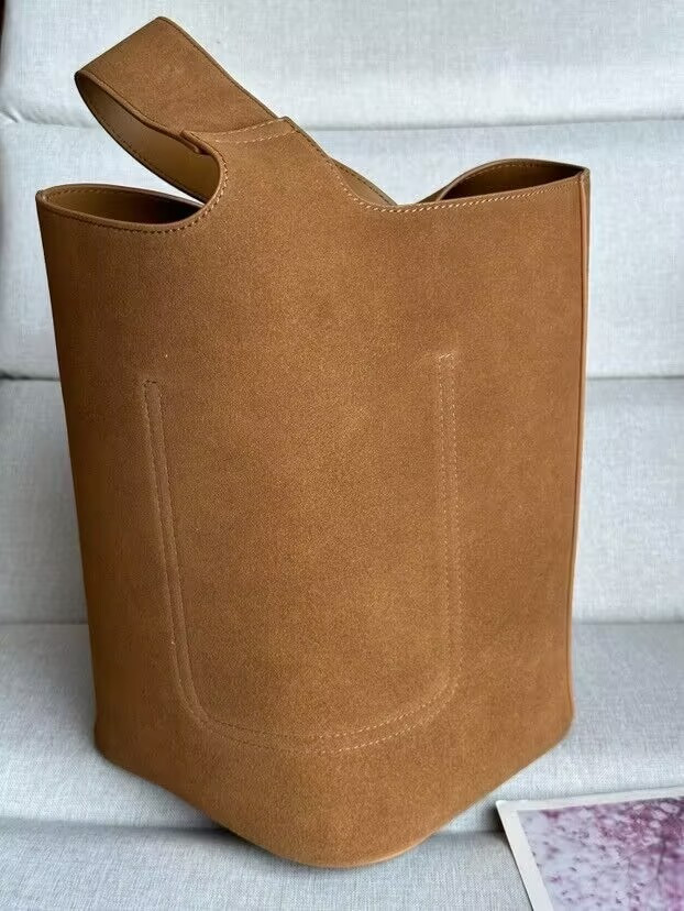 L0ew* Large Pebble bucket bag in suede calfskin 33x28x28cm