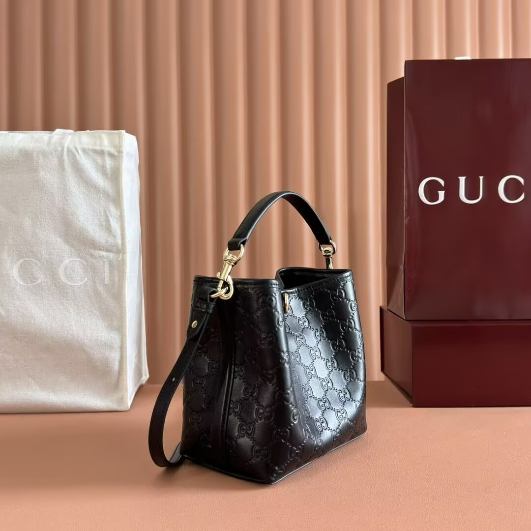 Gvc*1 GG Emblem Small Bucket Bag 19x18x11cm