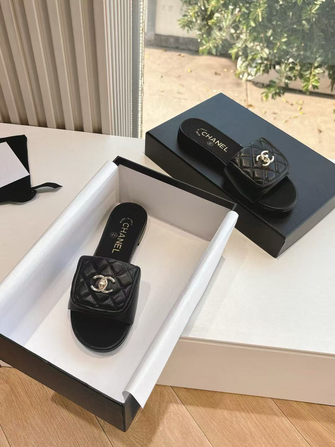 UA Ch**el Slippers