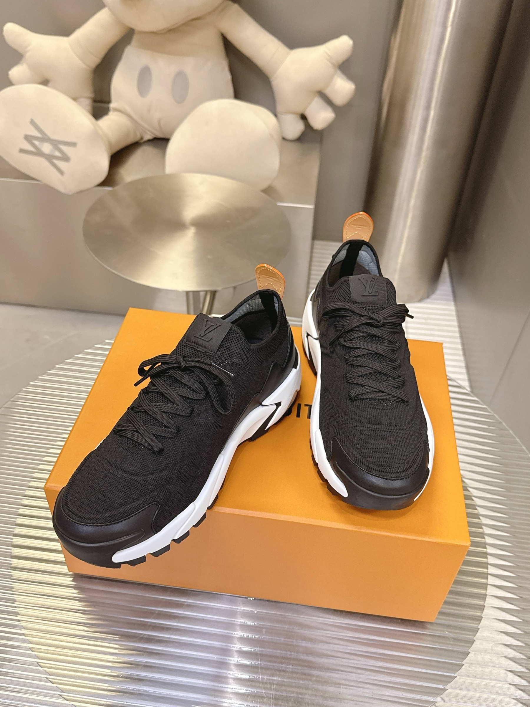 UA LV Sneakers