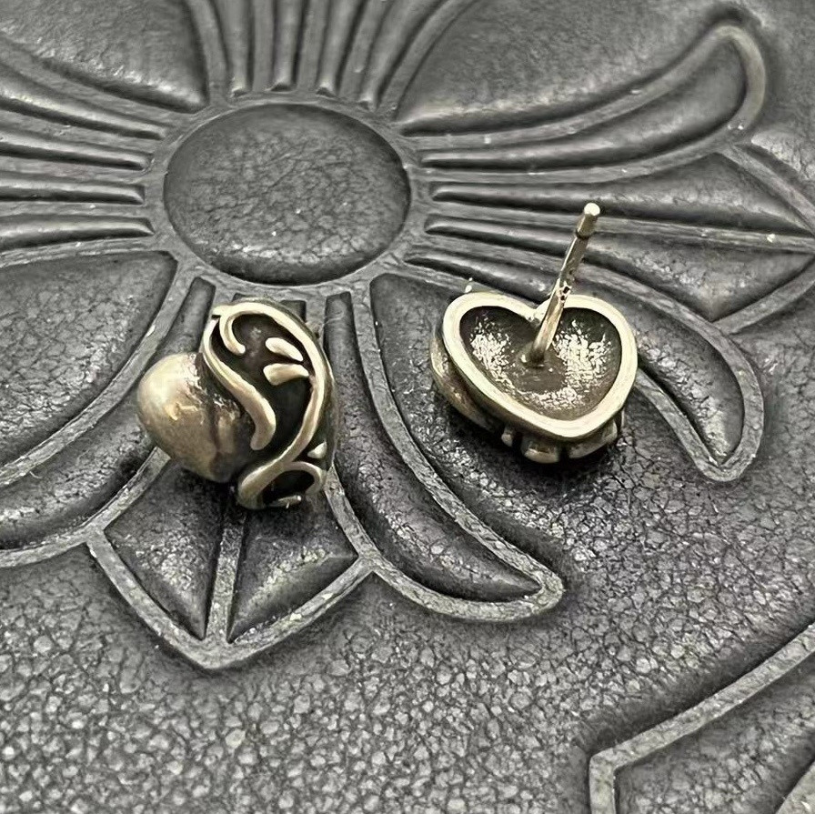 Ch*0me He**ts Heart-shaped Earrings