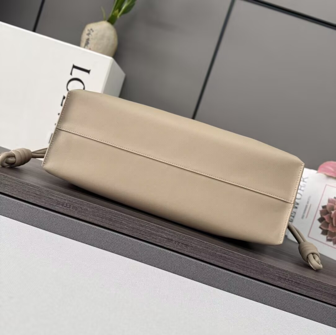 L0ew* Large Flamenco Clutch 29x38x14cm